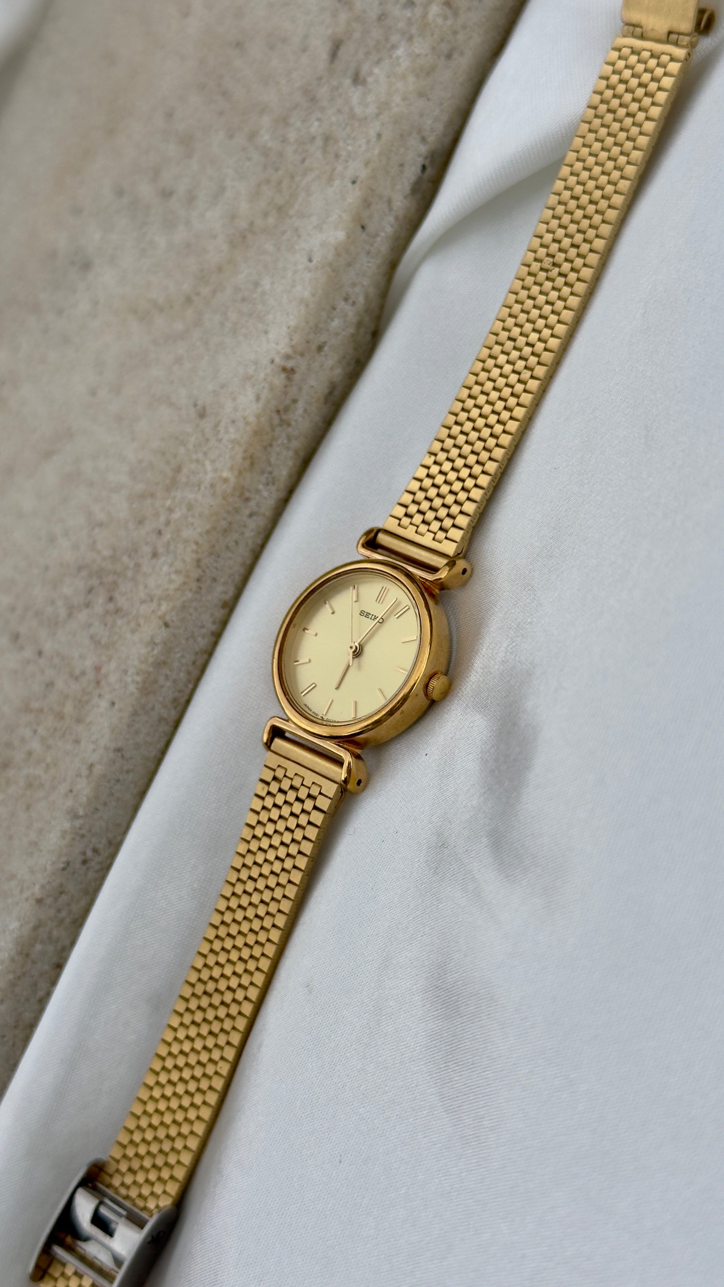 Mint Conditiion Seiko Mesh Bracelet Vintage Watch 1996 - Champagne Dial