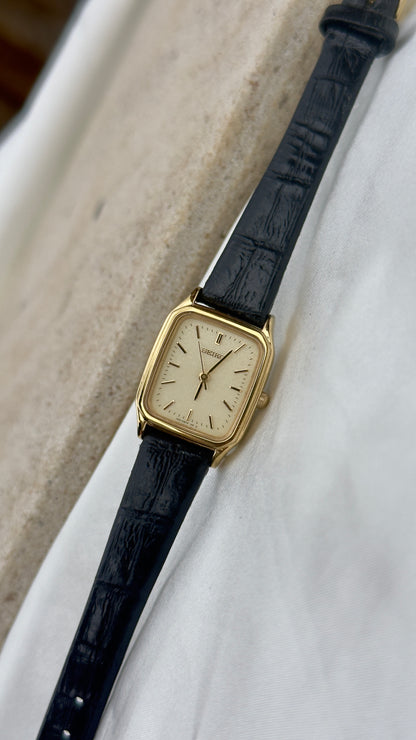 Vintage Seiko Women's Watch 2002 - original leather