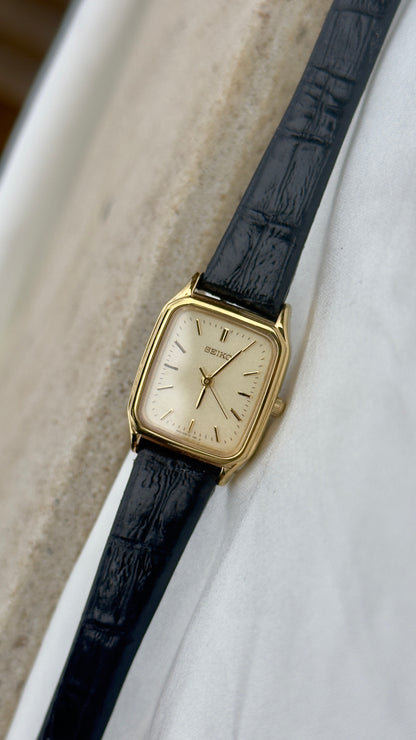 Vintage Seiko Women's Watch 2002 - original leather