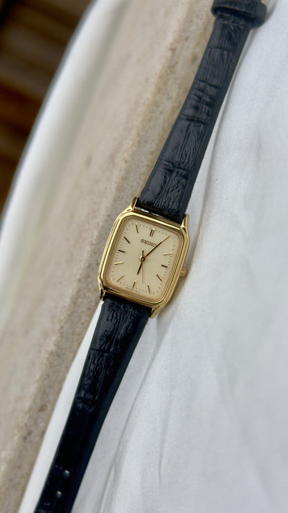 Vintage Seiko Women's Watch 2002 - original leather