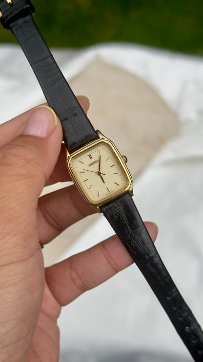 Vintage Seiko Women's Watch 2002 - original leather