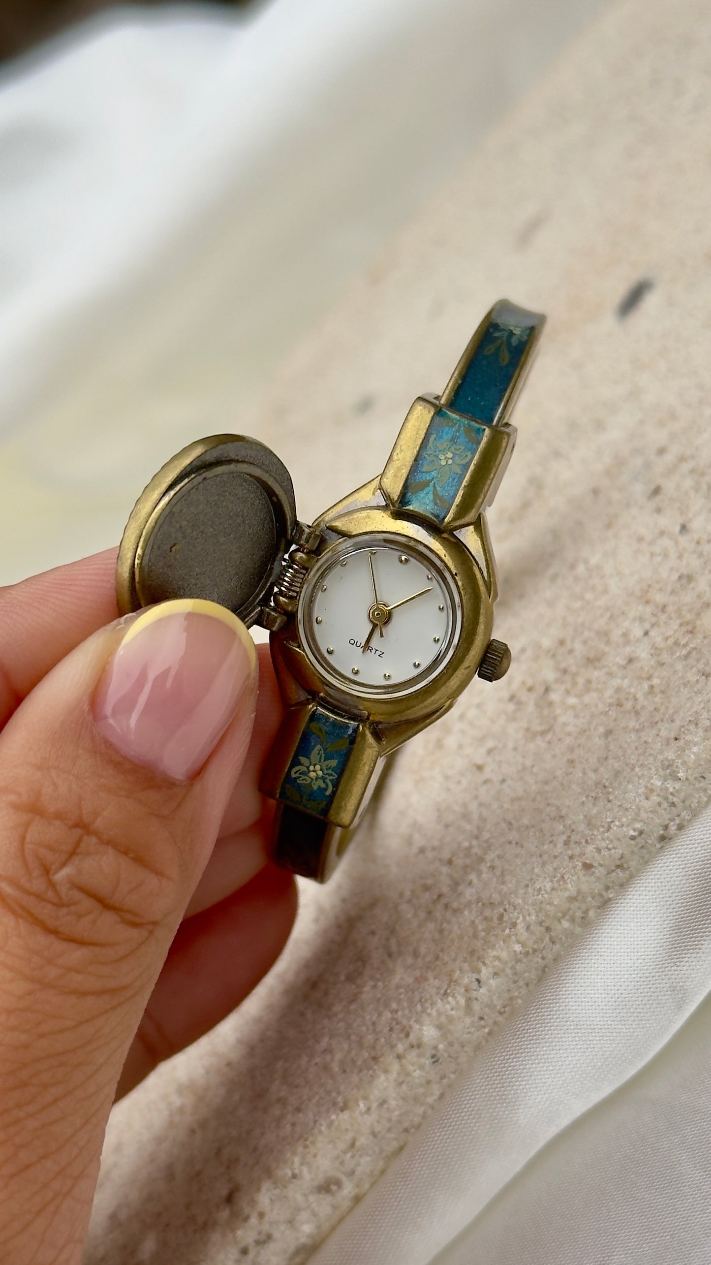 Art Deco Peekaboo vintage watch