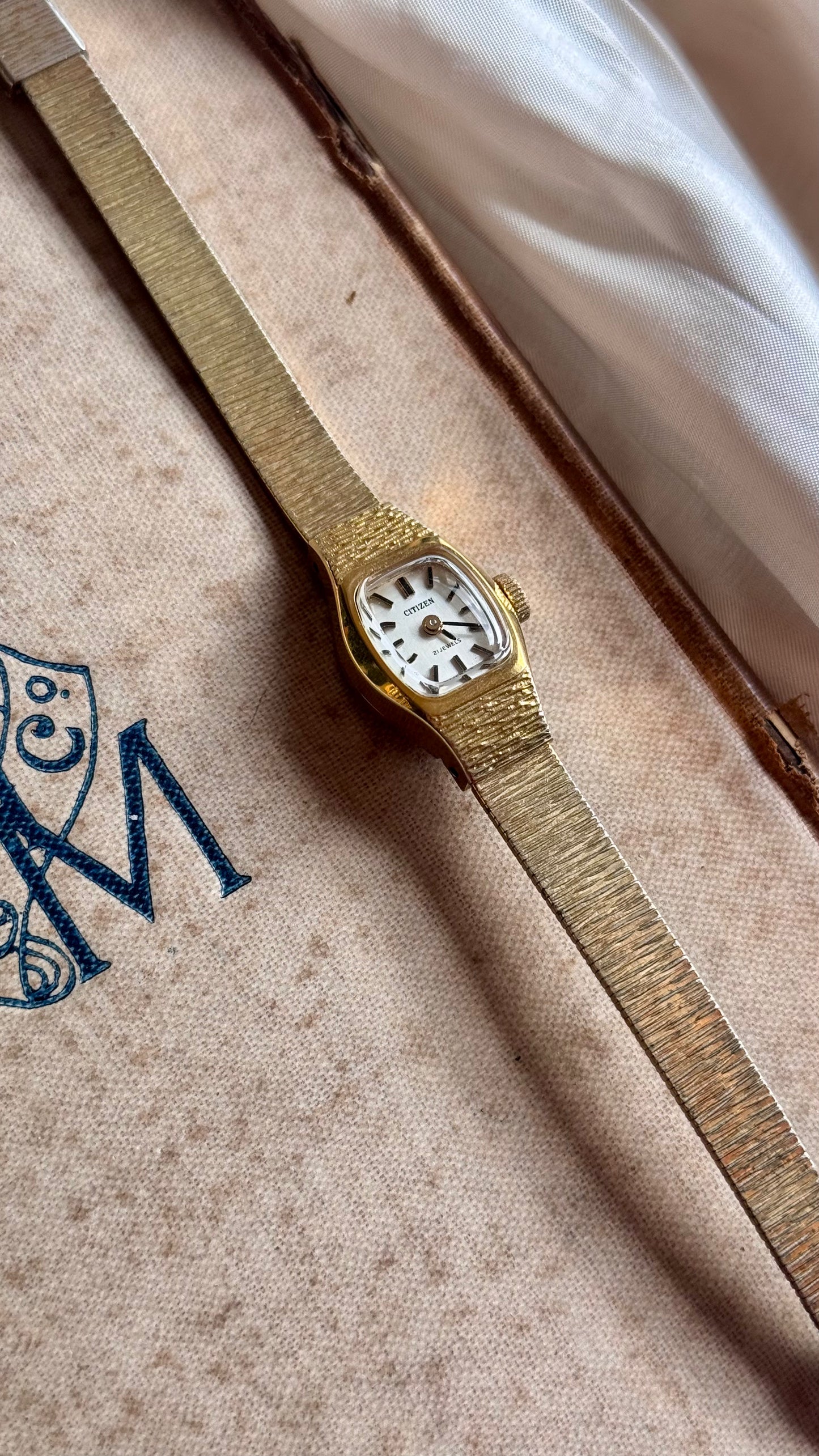 Super Rare 1970s Citizen Manual vintage watch - gold plated