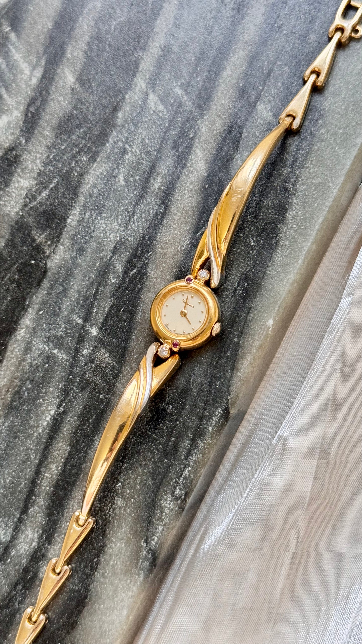 Dana ORIENT Vintage Watch 1990s - Diamonds and Rubies