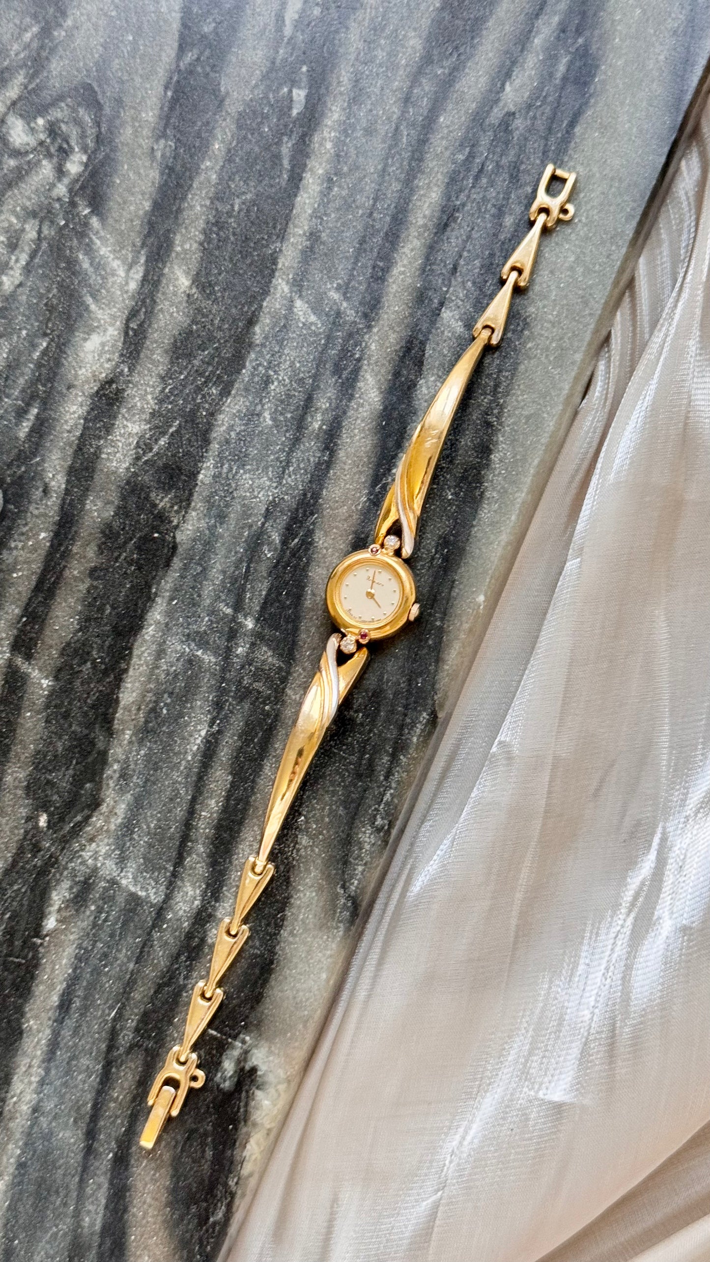 Dana ORIENT Vintage Watch 1990s - Diamonds and Rubies