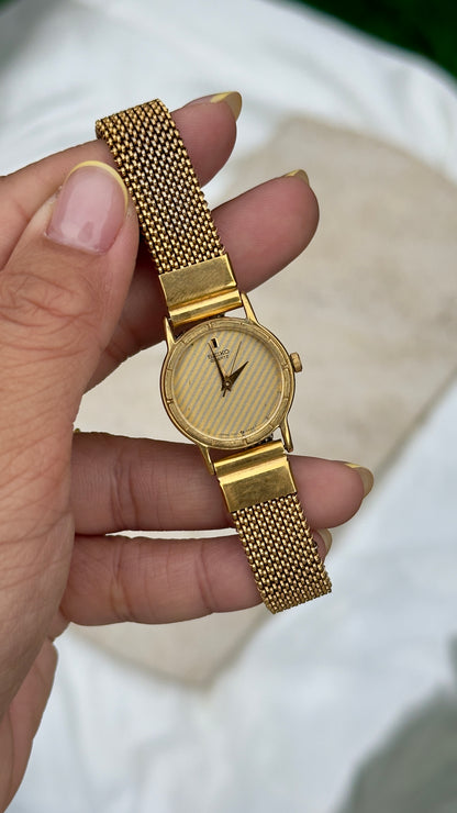 Seiko Vintage Watch 1985 - stretch band