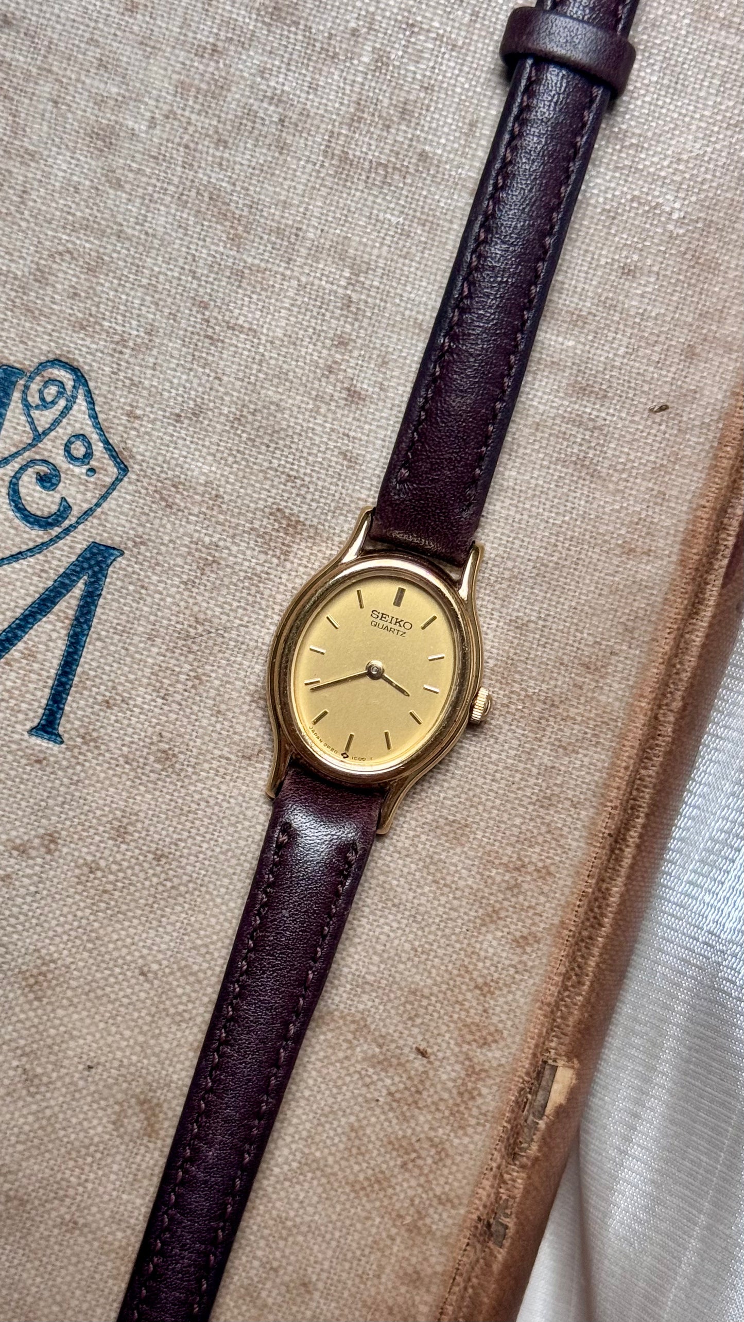 Seiko 1996 Oval Dial Vintage Watch - 18k Gold Plated