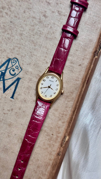 Seiko 1994 Oval Dial Vintage Watch - 18k Gold Plated - Original Buckle and Bracelet