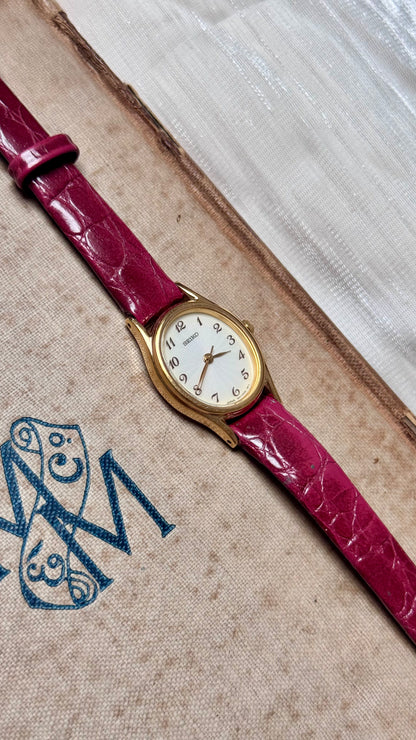 Seiko 1994 Oval Dial Vintage Watch - 18k Gold Plated - Original Buckle and Bracelet