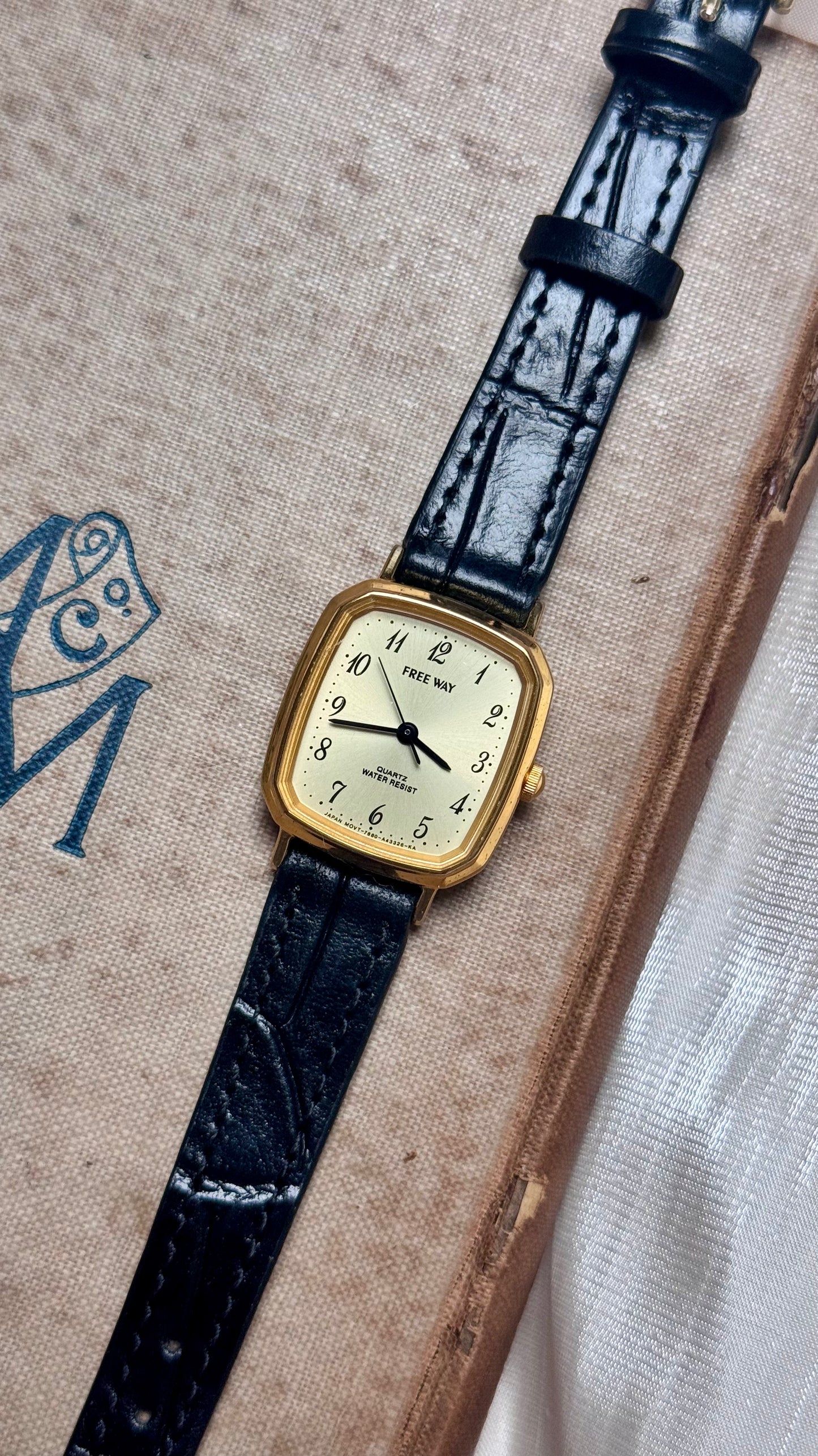 Vintage Citizen Watch 1990s
