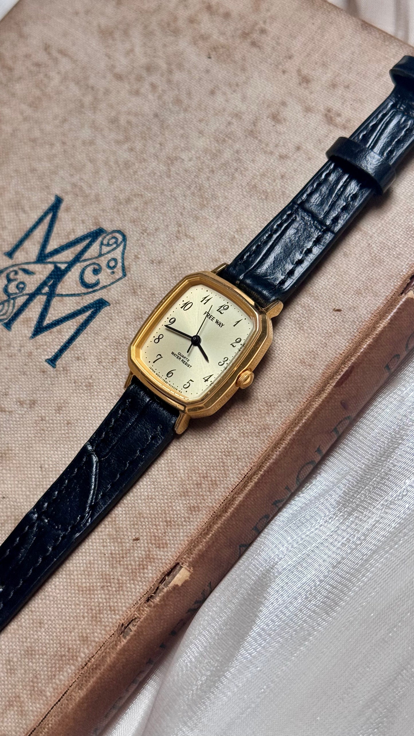 Vintage Citizen Watch 1990s