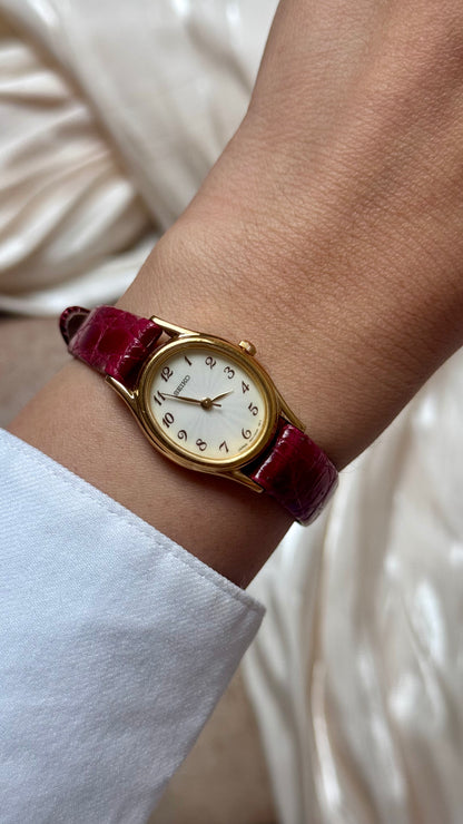 Seiko 1994 Oval Dial Vintage Watch - 18k Gold Plated - Original Buckle and Bracelet