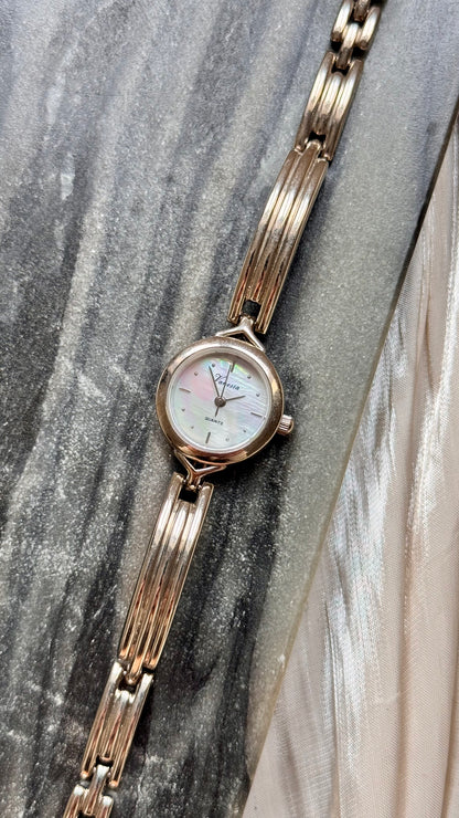 Vanesia Vintage Watch 1990s - Mother of Pearl Dial