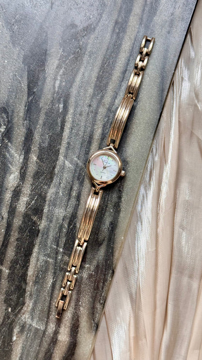 Vanesia Vintage Watch 1990s - Mother of Pearl Dial