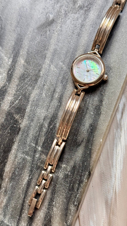 Vanesia Vintage Watch 1990s - Mother of Pearl Dial