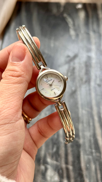 Vanesia Vintage Watch 1990s - Mother of Pearl Dial