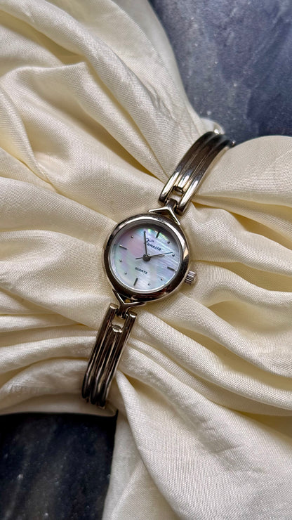 Vanesia Vintage Watch 1990s - Mother of Pearl Dial