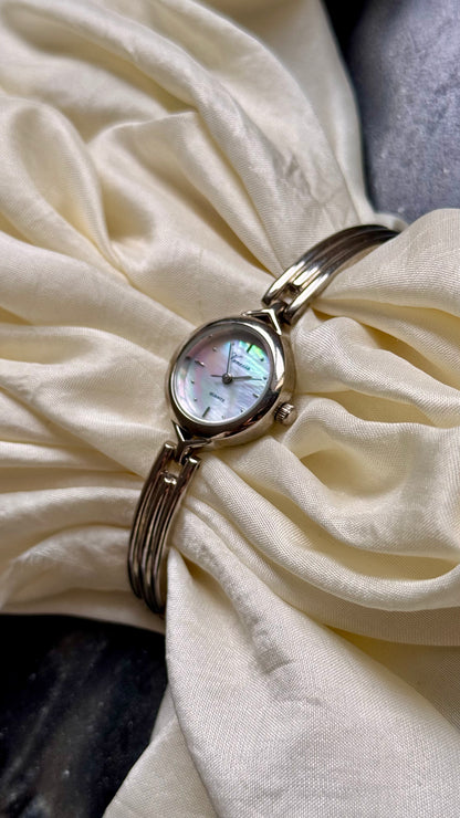 Vanesia Vintage Watch 1990s - Mother of Pearl Dial