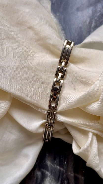 Vanesia Vintage Watch 1990s - Mother of Pearl Dial