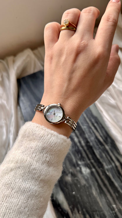 Vanesia Vintage Watch 1990s - Mother of Pearl Dial