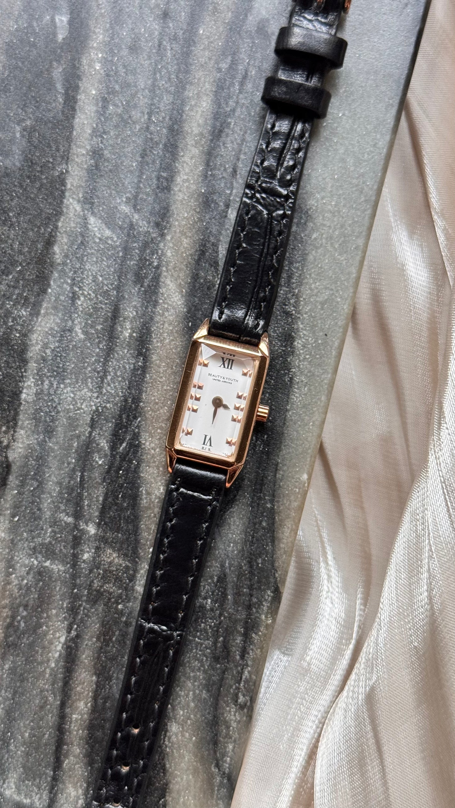 United Arrows vintage watch 1990s