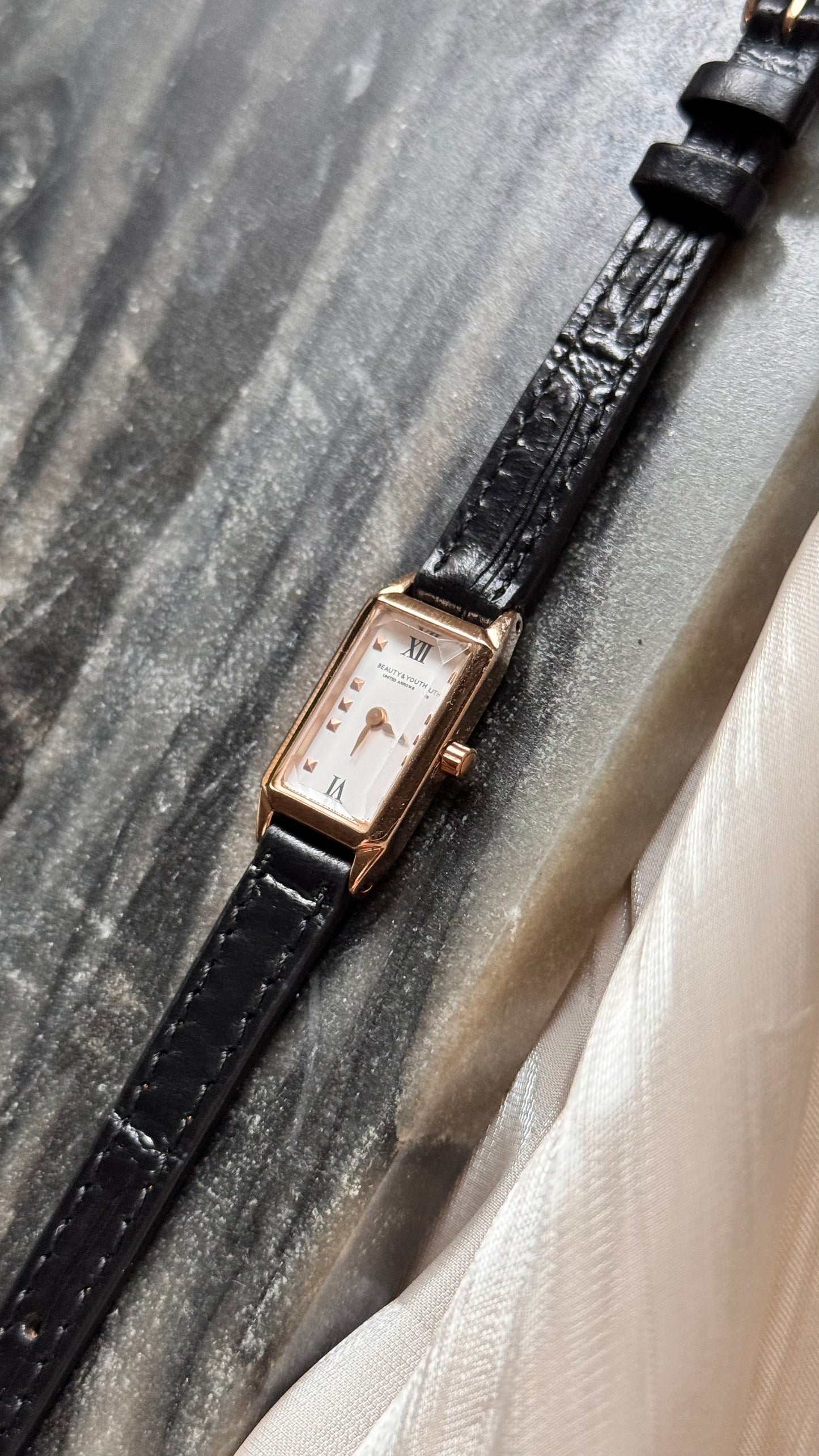 United Arrows vintage watch 1990s