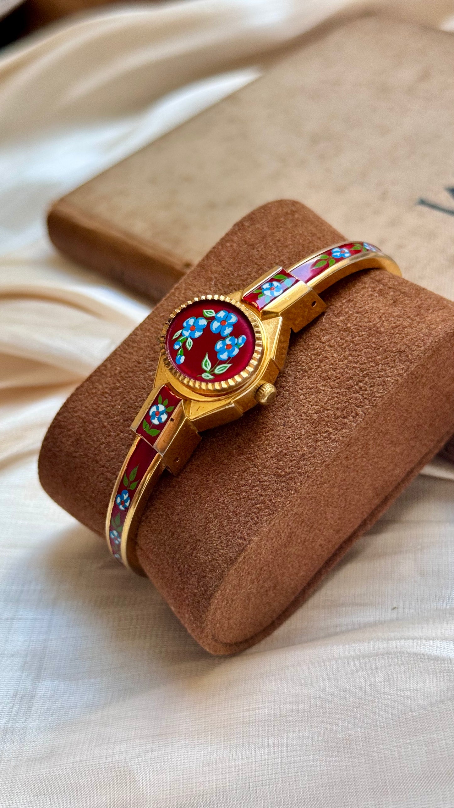 Lucerne Peekaboo vintage watch