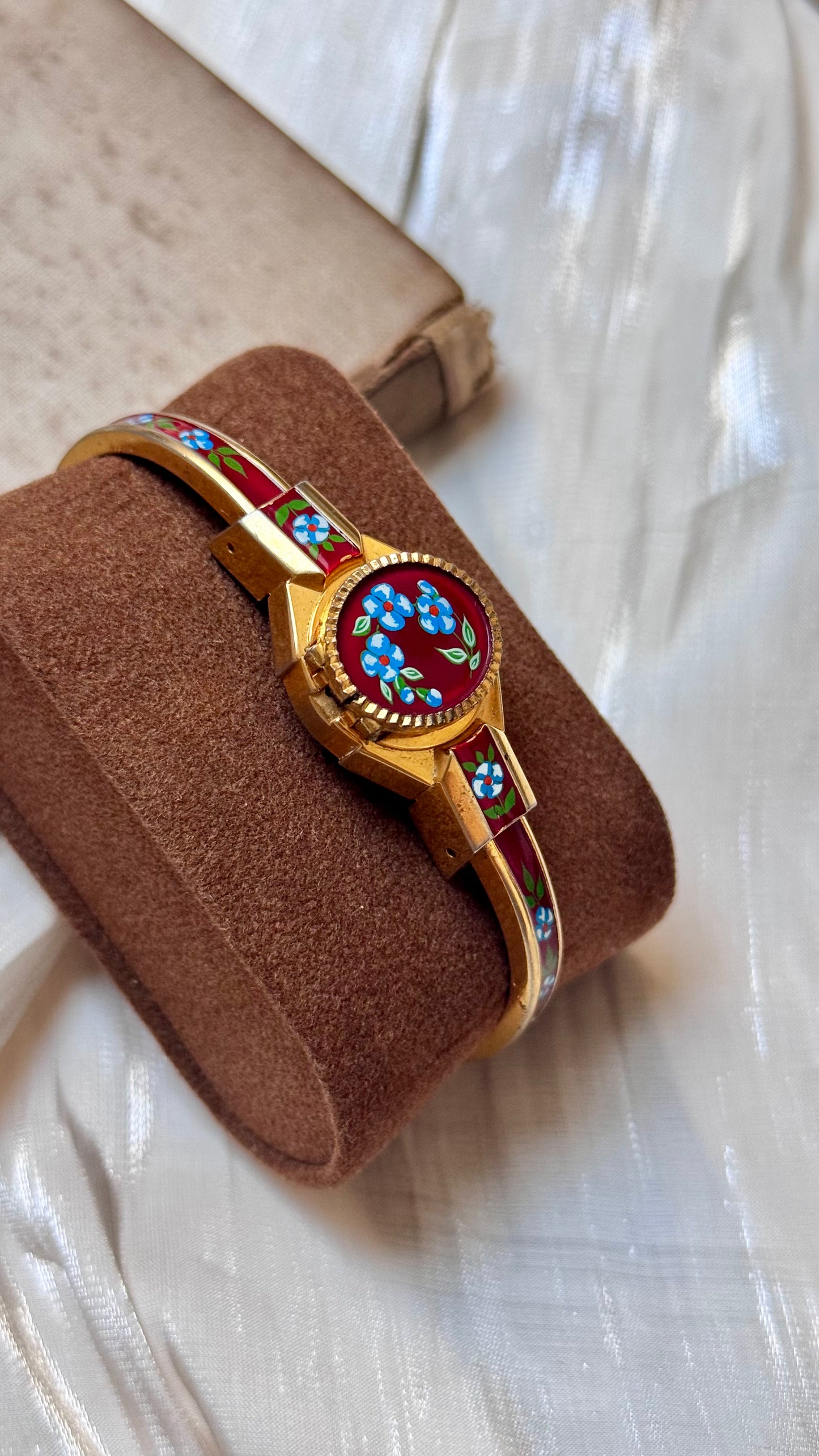 Lucerne Peekaboo vintage watch