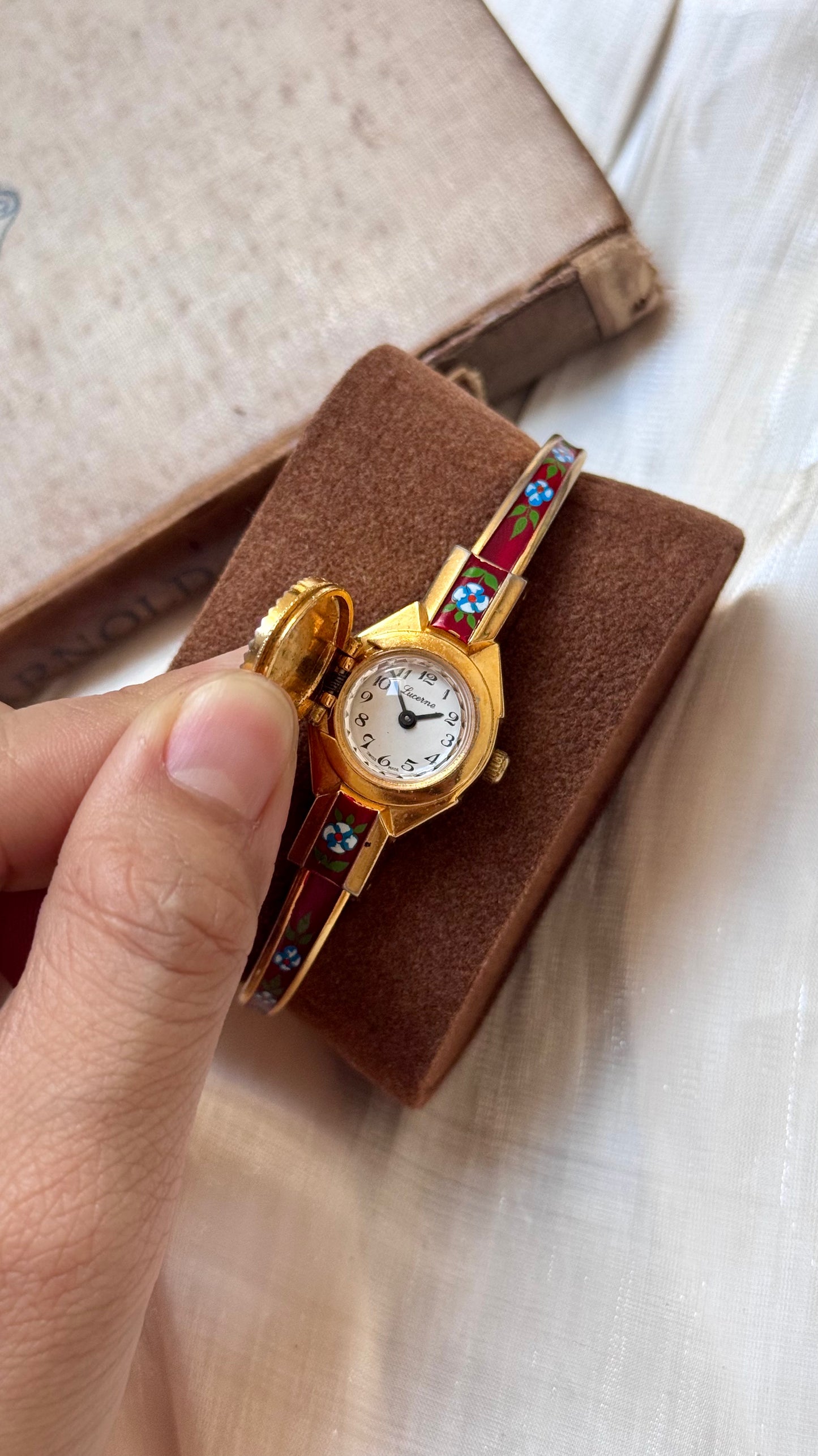 Lucerne Peekaboo vintage watch