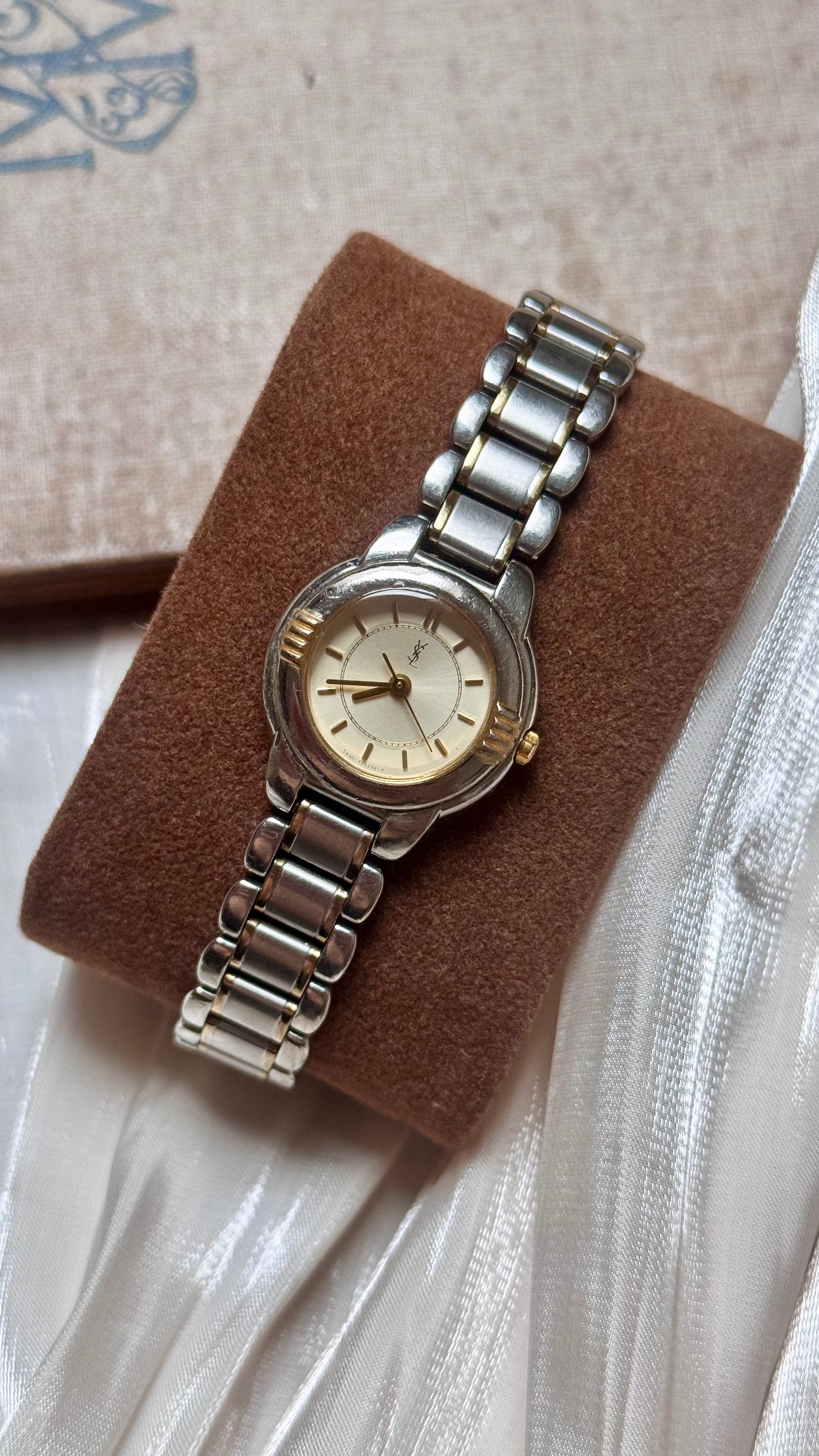 Yves Saint Laurent vintage watch (YSL) 1990s
