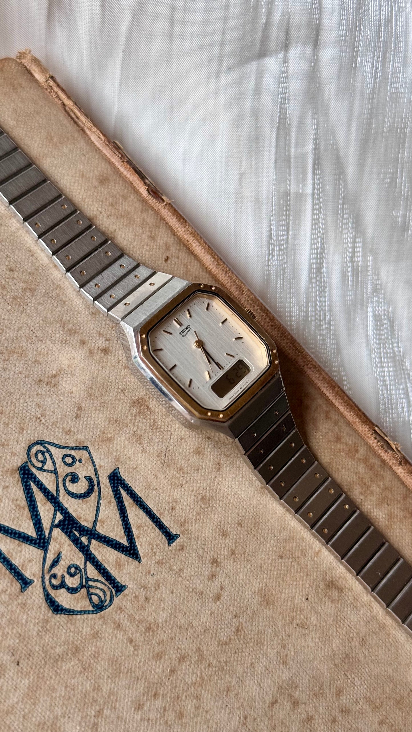Classic Seiko Dual Time Vintage Watch 1980s