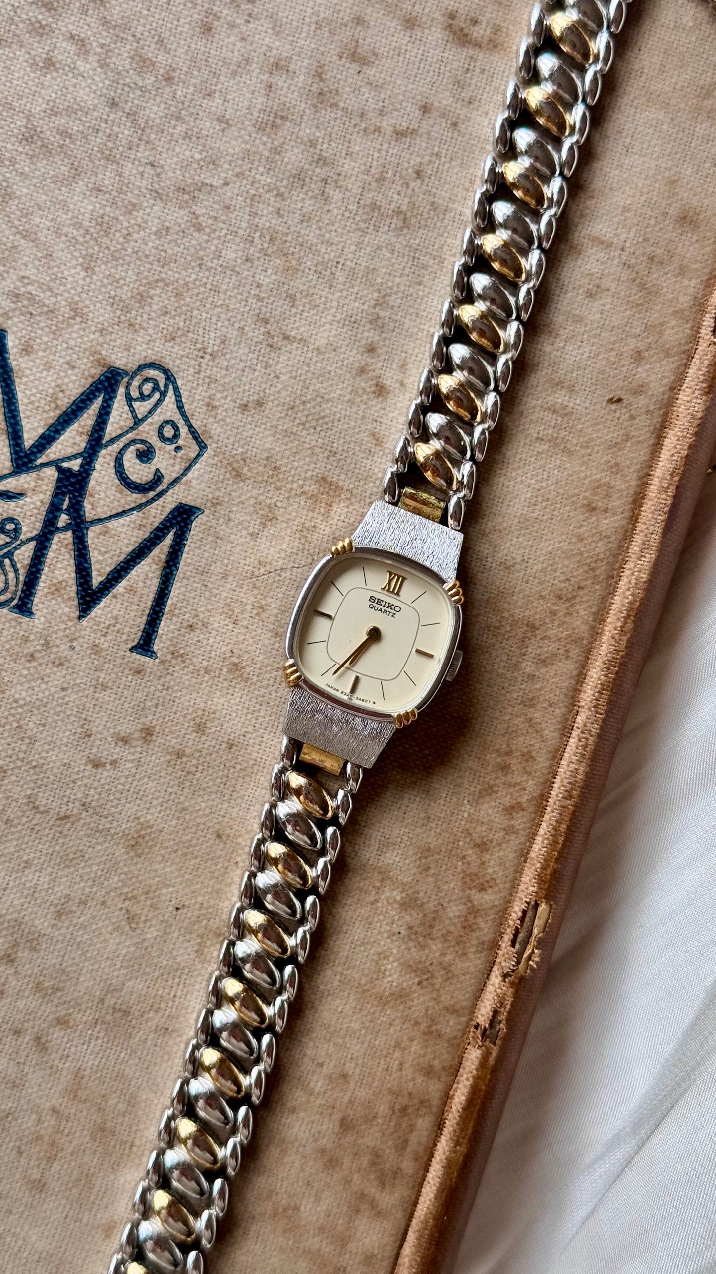 Vintage Seiko Watch 1981 - Palladium and gold plated