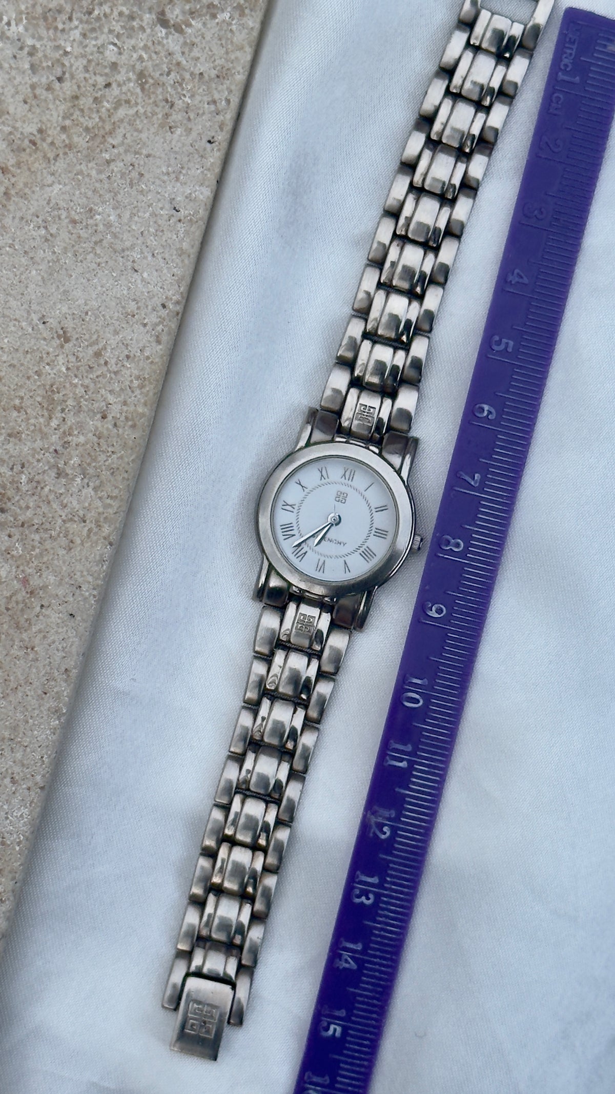 Classic Givenchy Vintage Watch - Roman Dial