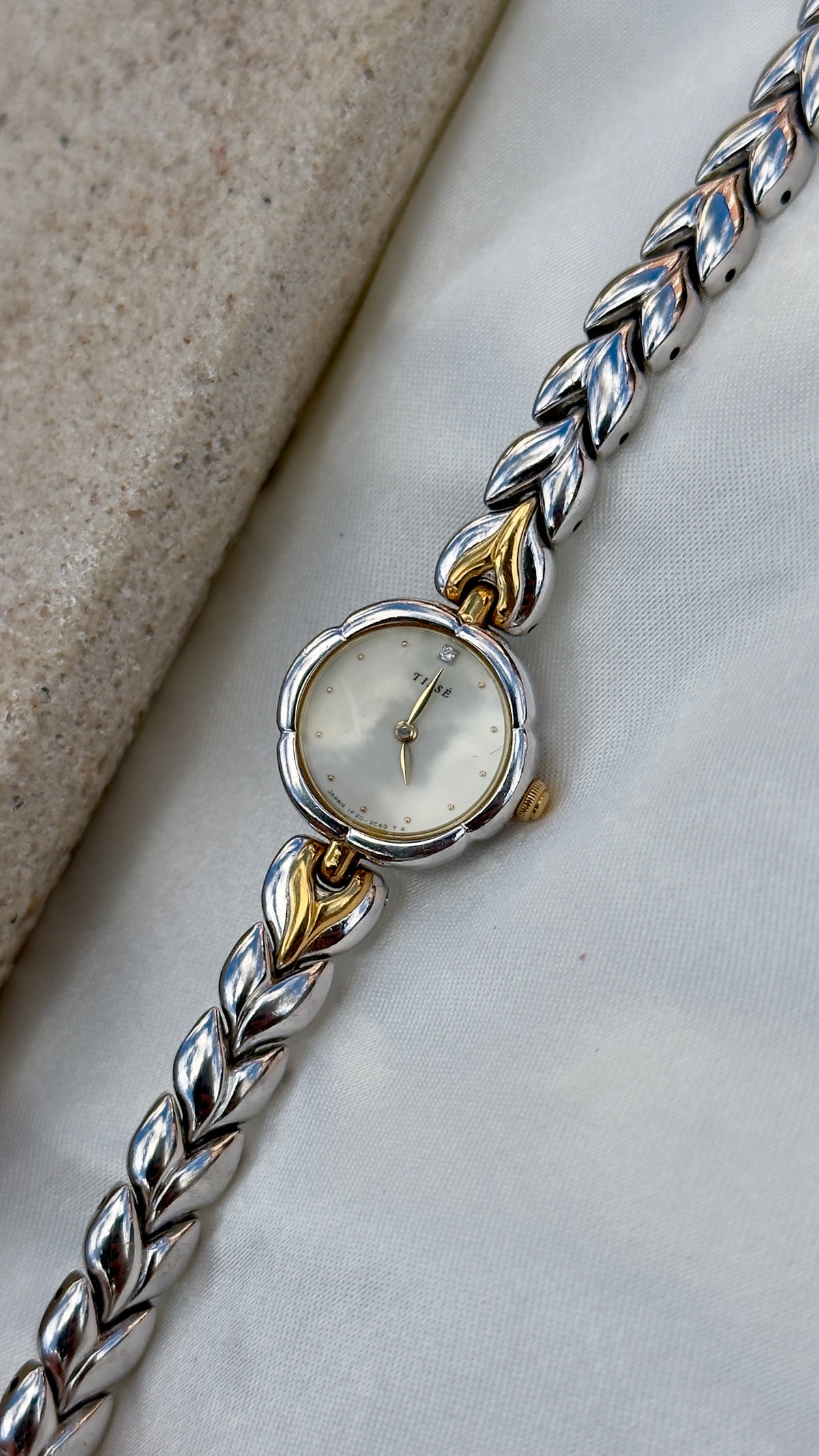 1991 Super Rare Vintage Seiko Tissé Watch - Flower case, mint condition