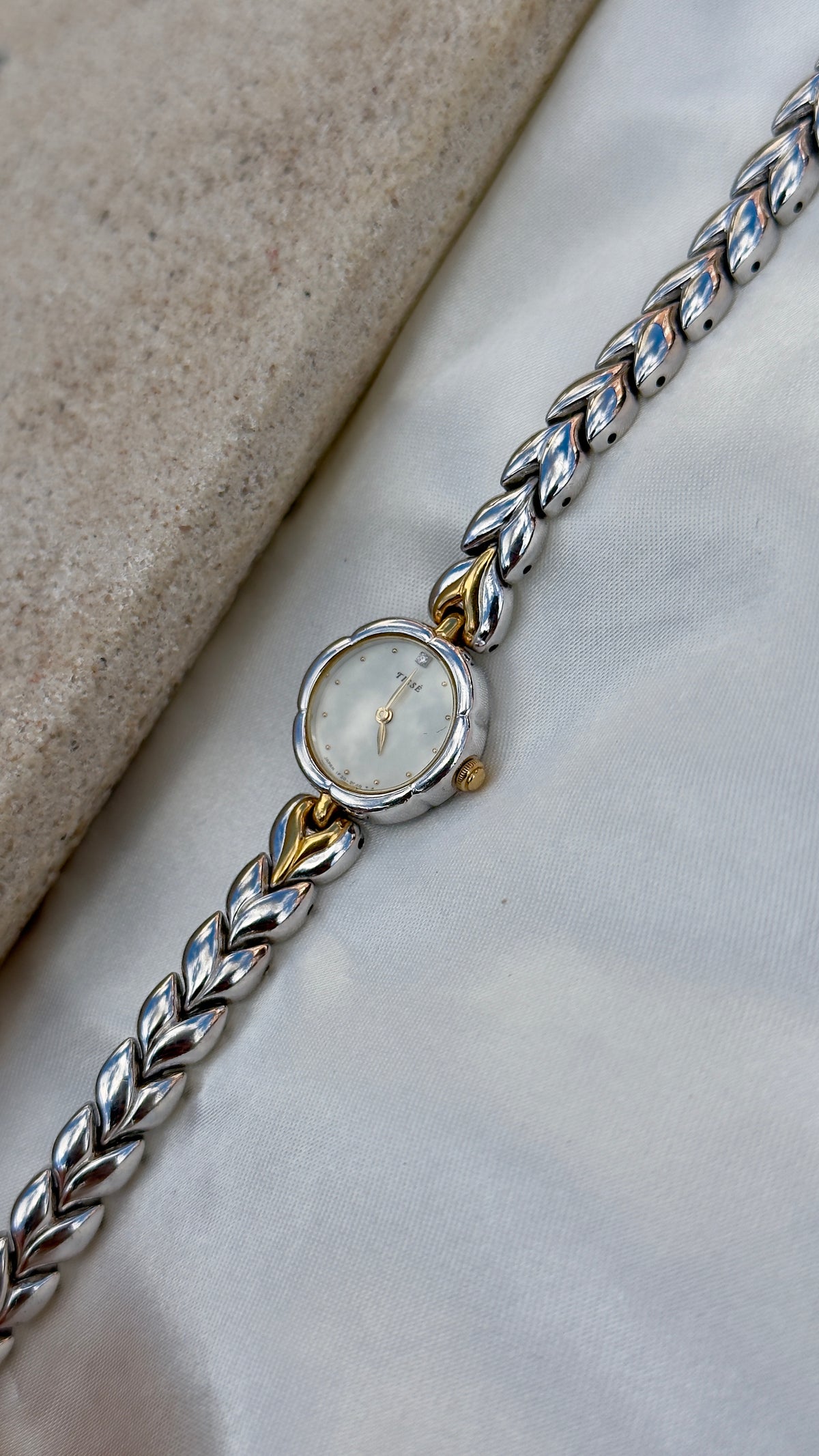 1991 Super Rare Vintage Seiko Tissé Watch - Flower case, mint condition