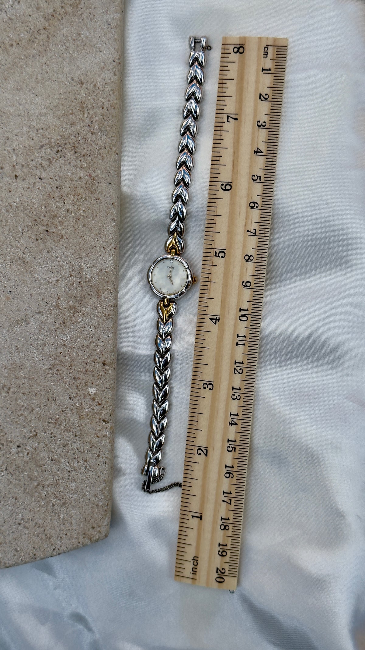 1991 Super Rare Vintage Seiko Tissé Watch - Flower case, mint condition