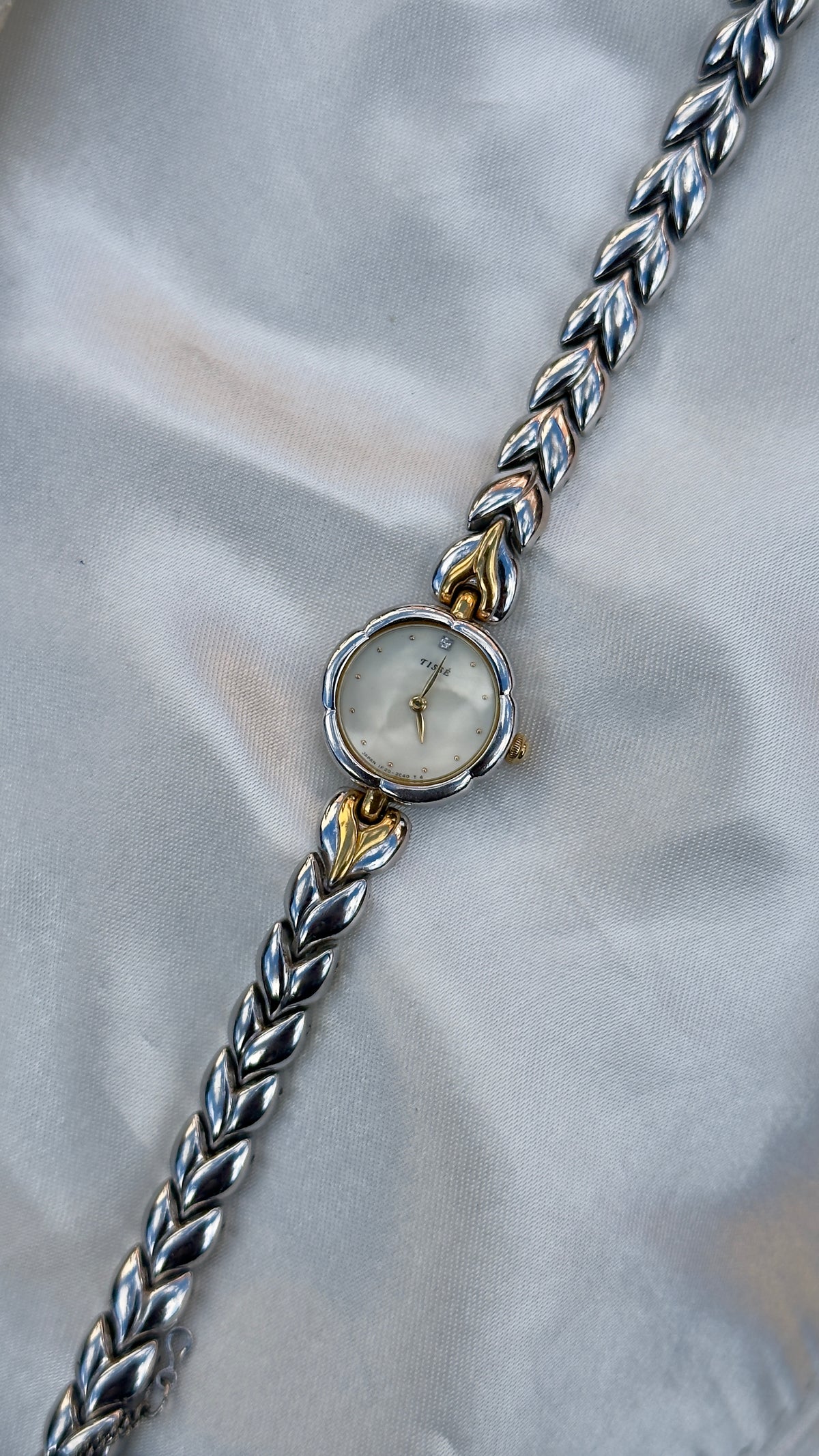 1991 Super Rare Vintage Seiko Tissé Watch - Flower case, mint condition