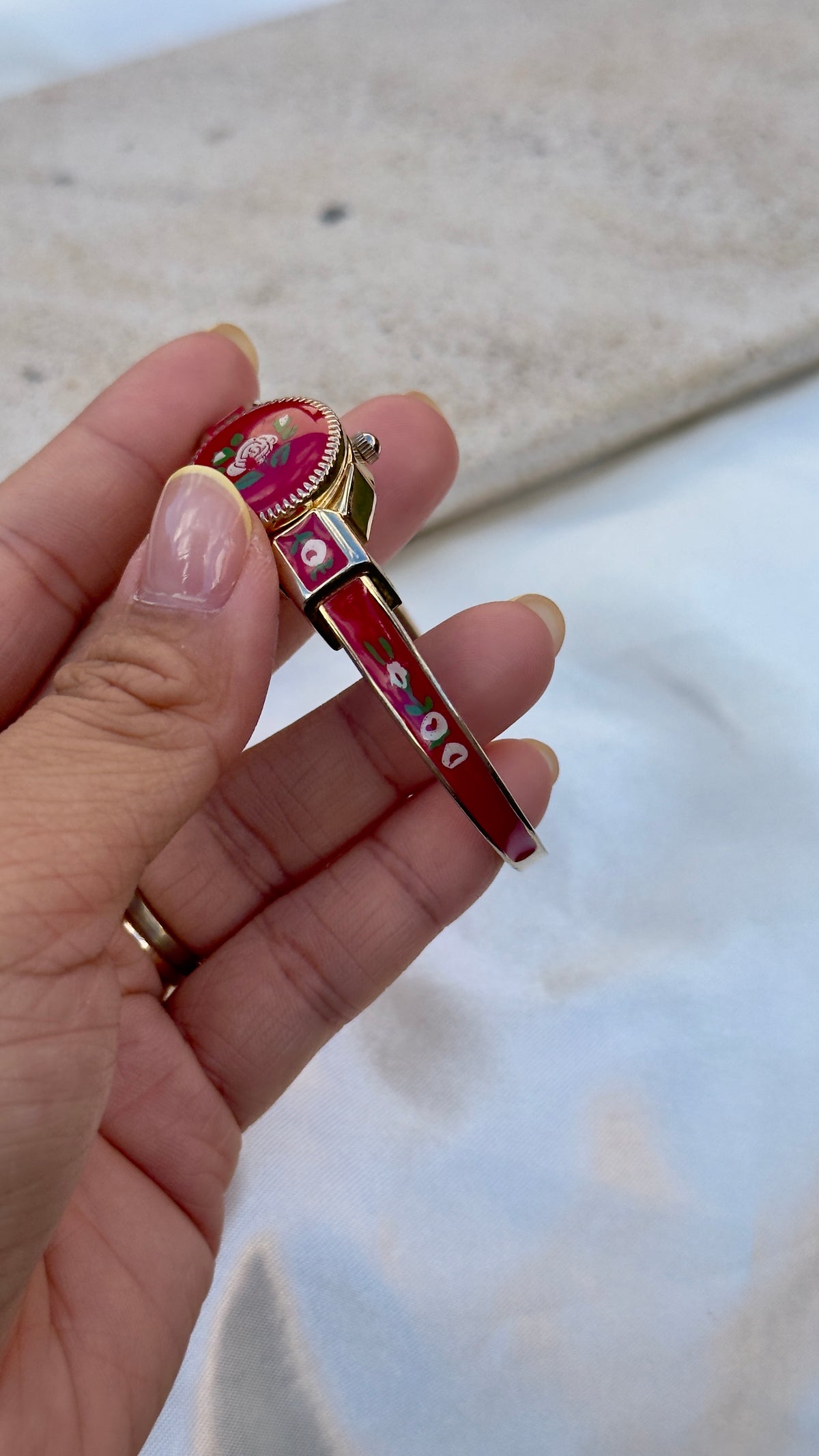 s Ara Peekaboo vintage watch