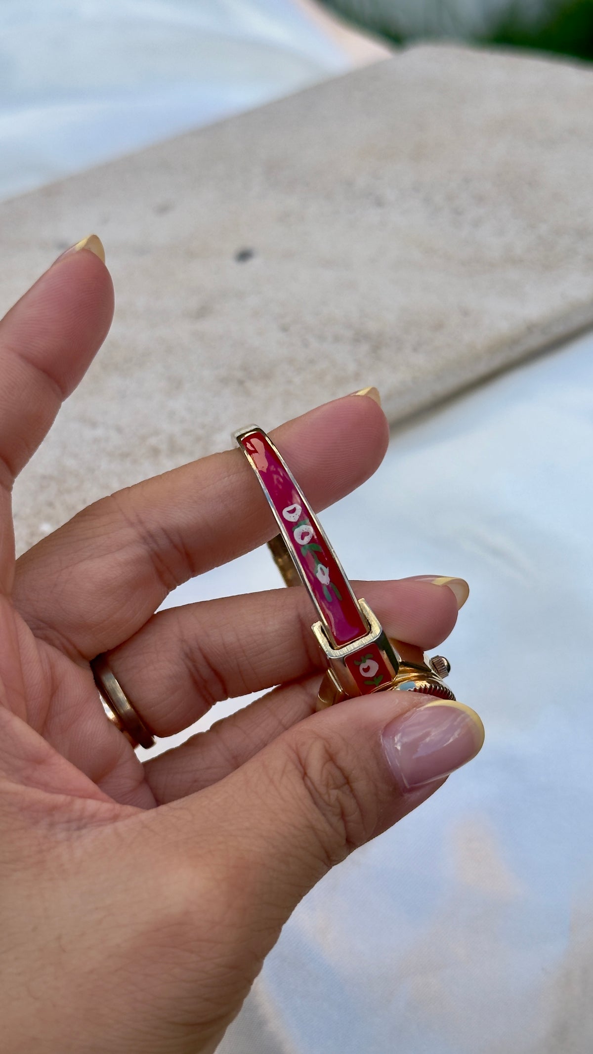 s Ara Peekaboo vintage watch