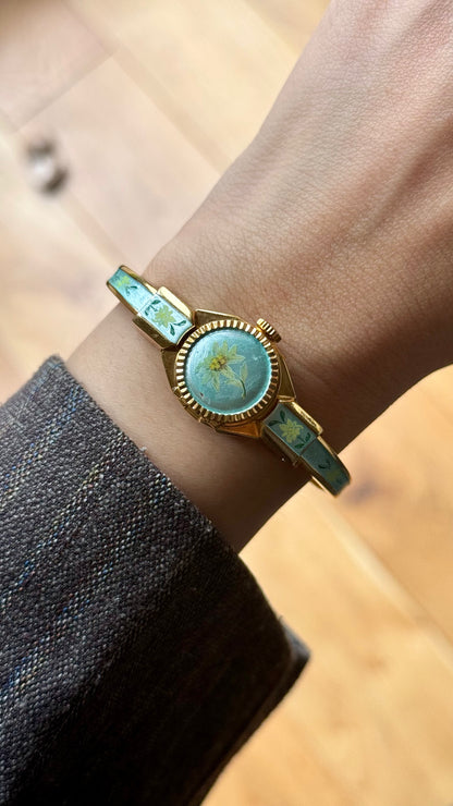 Peekaboo vintage watch collection
