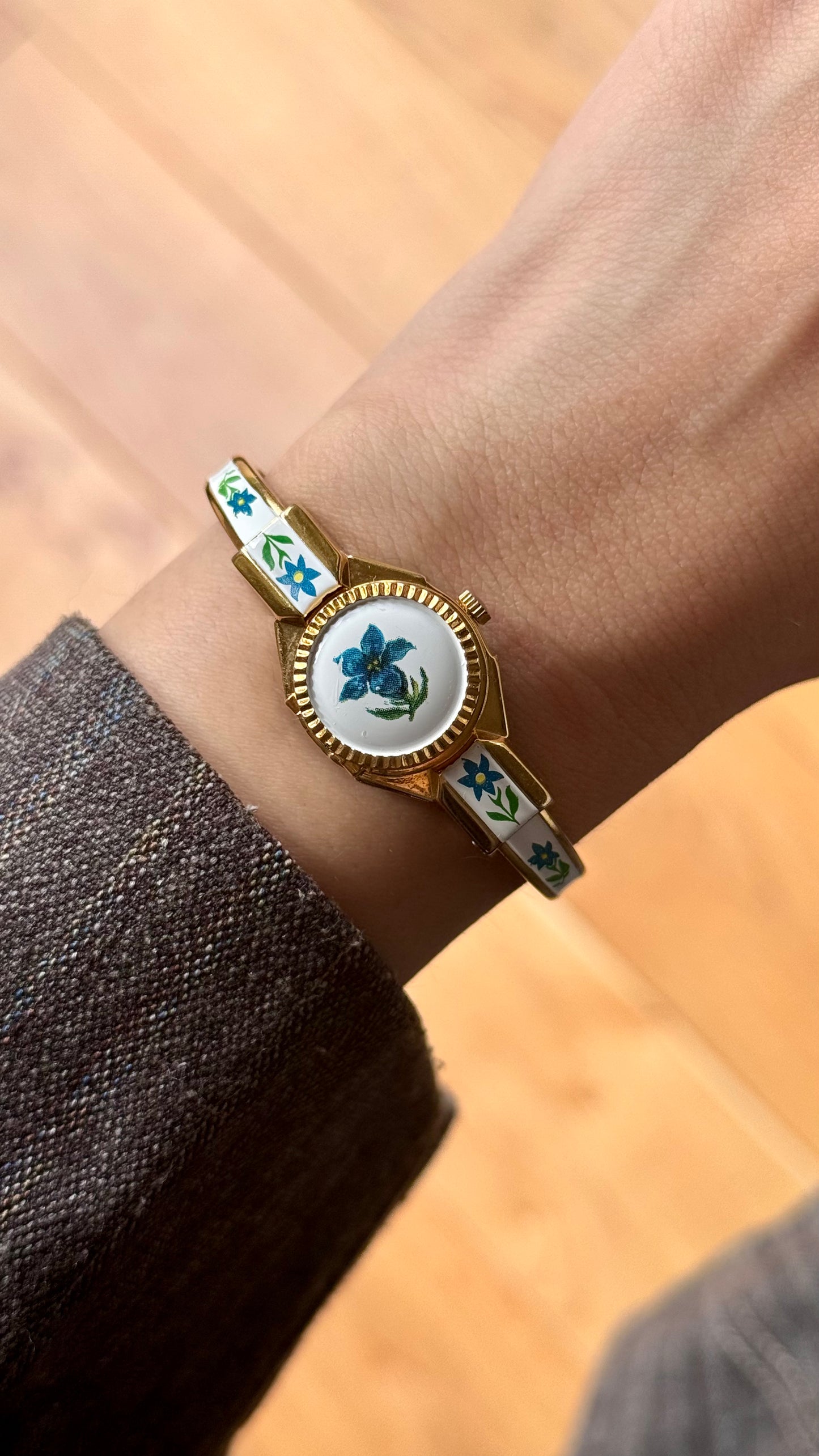Peekaboo vintage watch collection