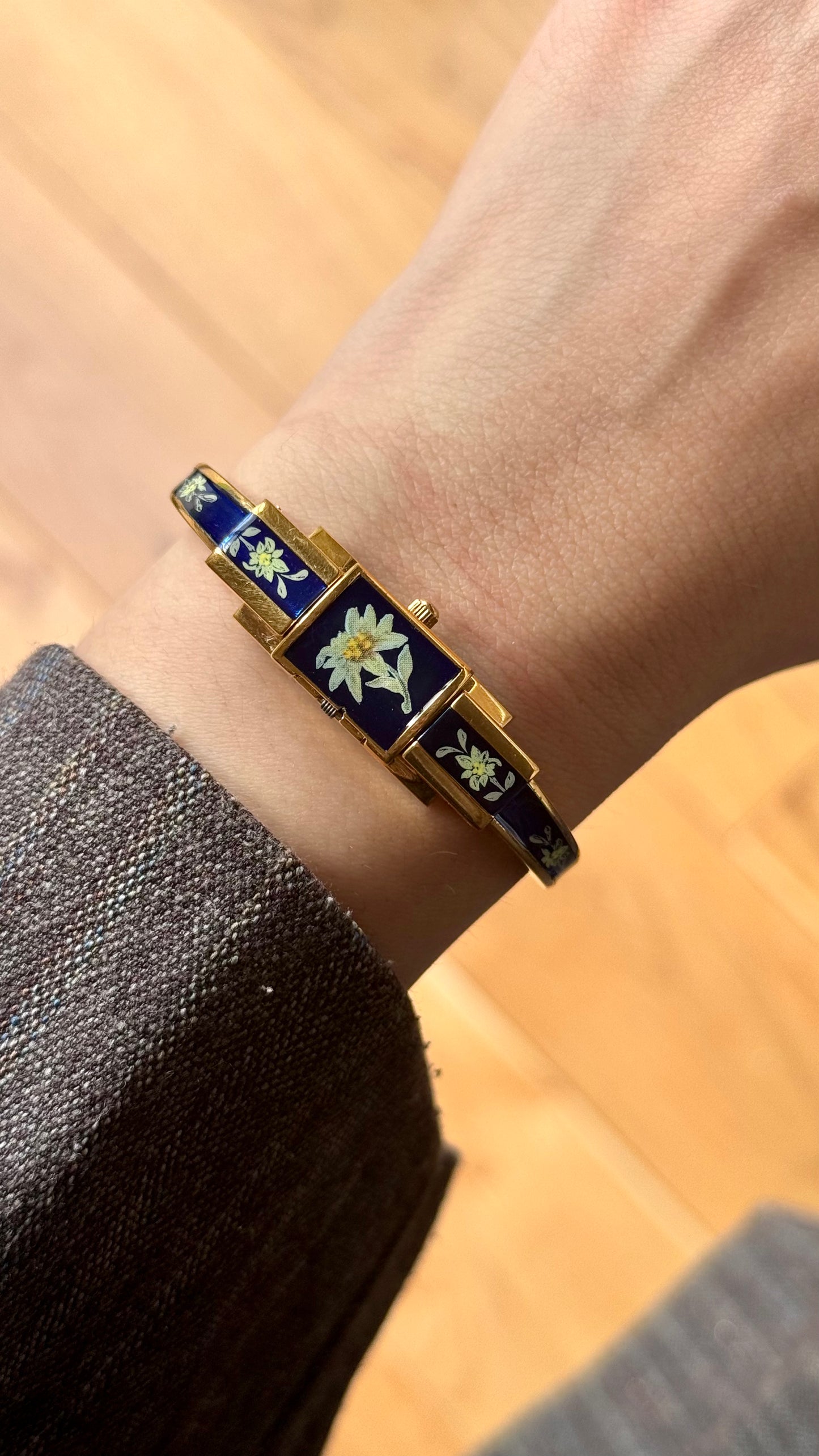 Peekaboo vintage watch collection