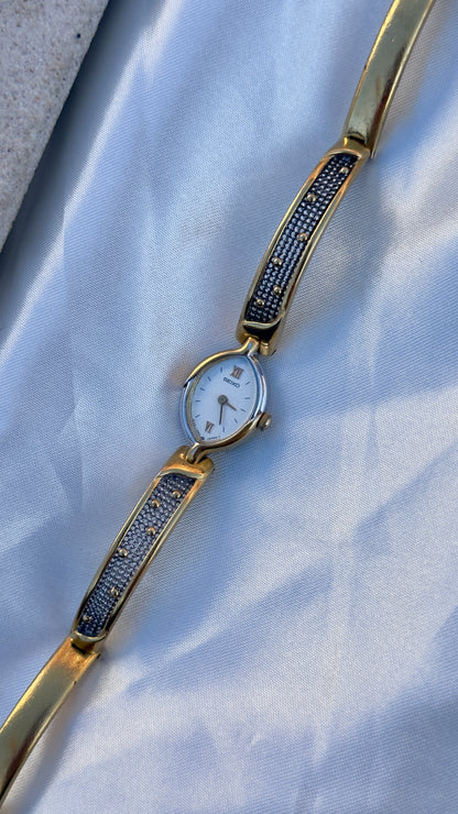 1997 Seiko vintage watch - open bangle