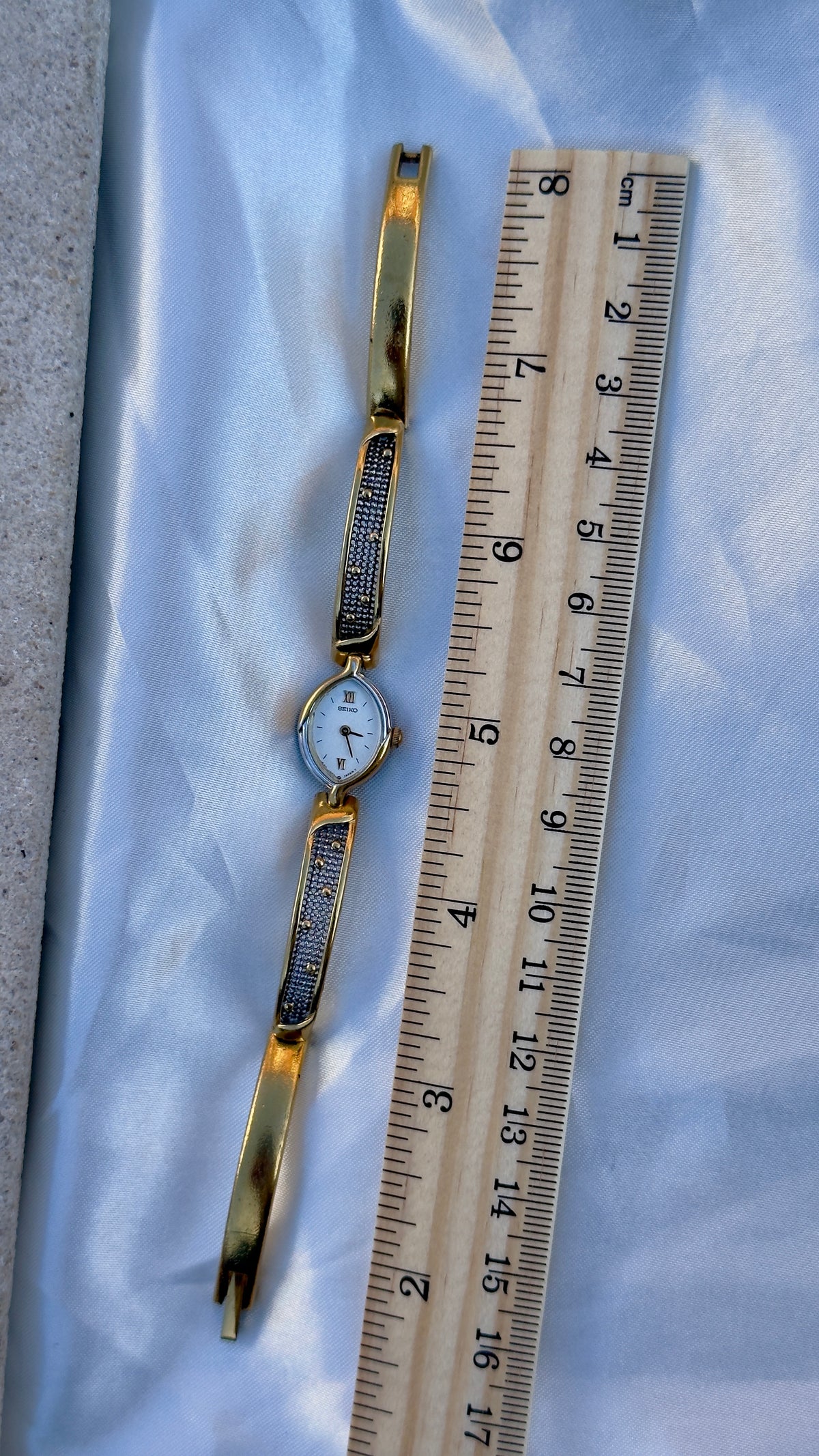 1997 Seiko vintage watch - open bangle