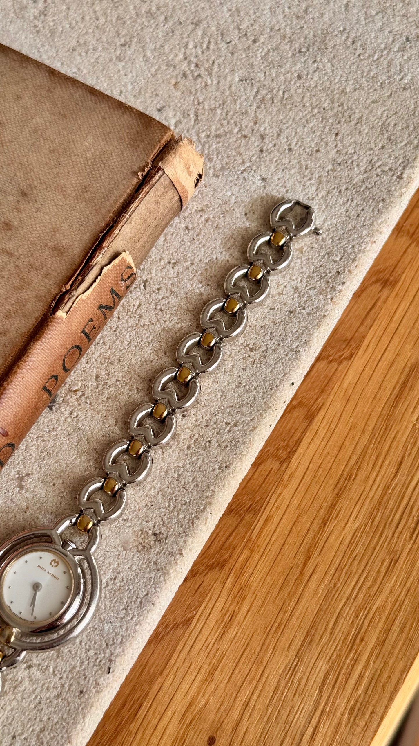 Mila Schön Vintage Watch - Dainty bracelet with slim case