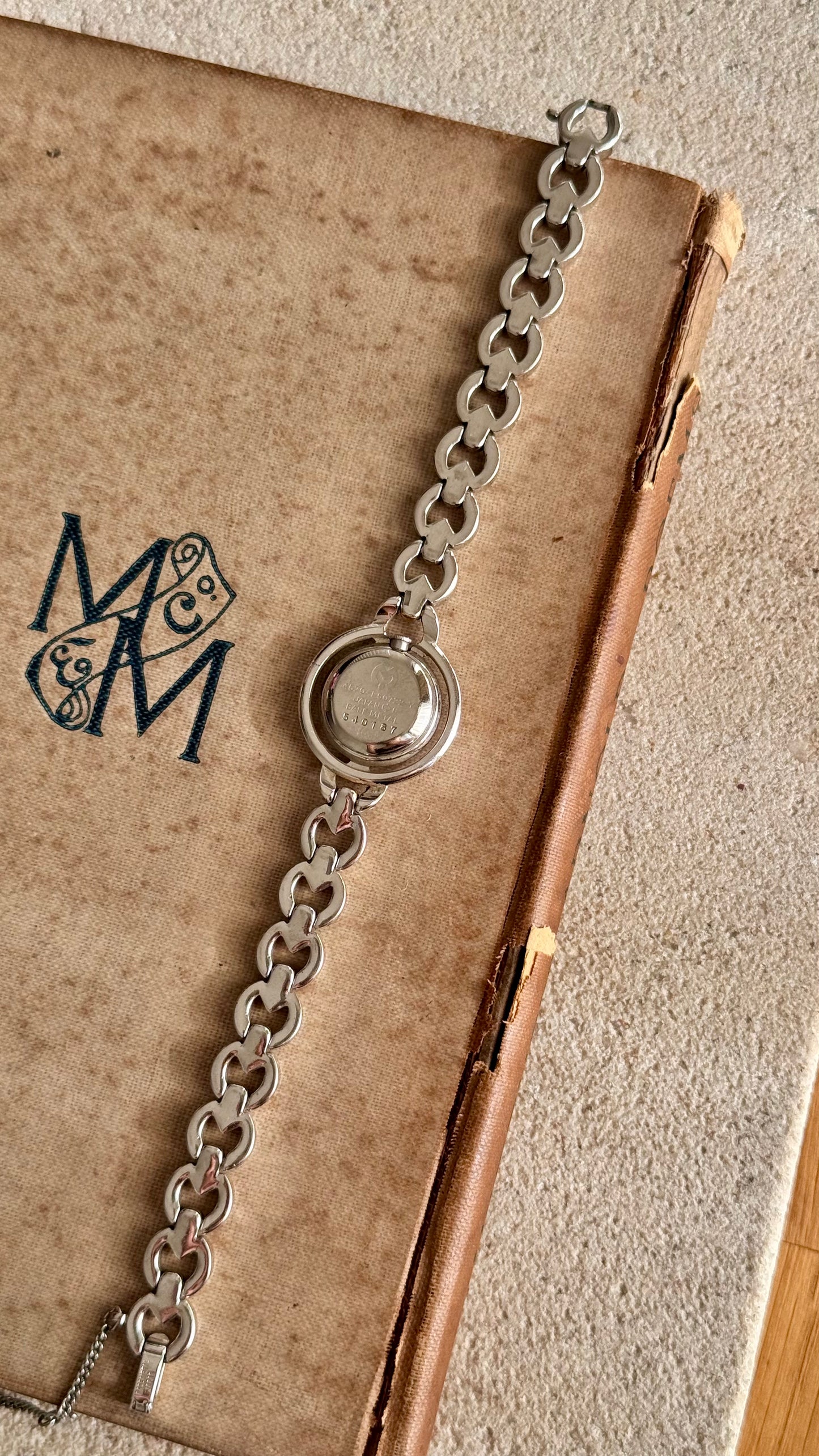 Mila Schön Vintage Watch - Dainty bracelet with slim case