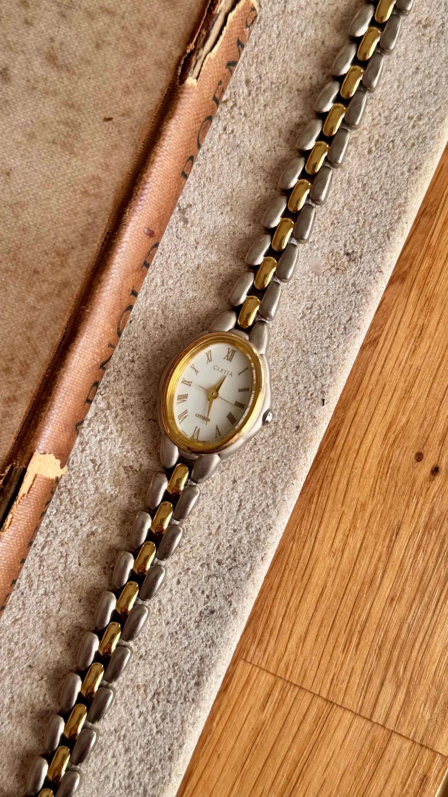 Citizen Cletia 1990s Vintage watch - Oval dial, near mint