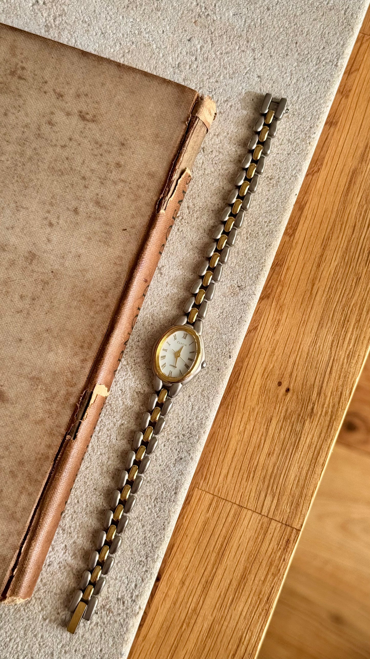 Citizen Cletia 1990s Vintage watch - Oval dial, near mint