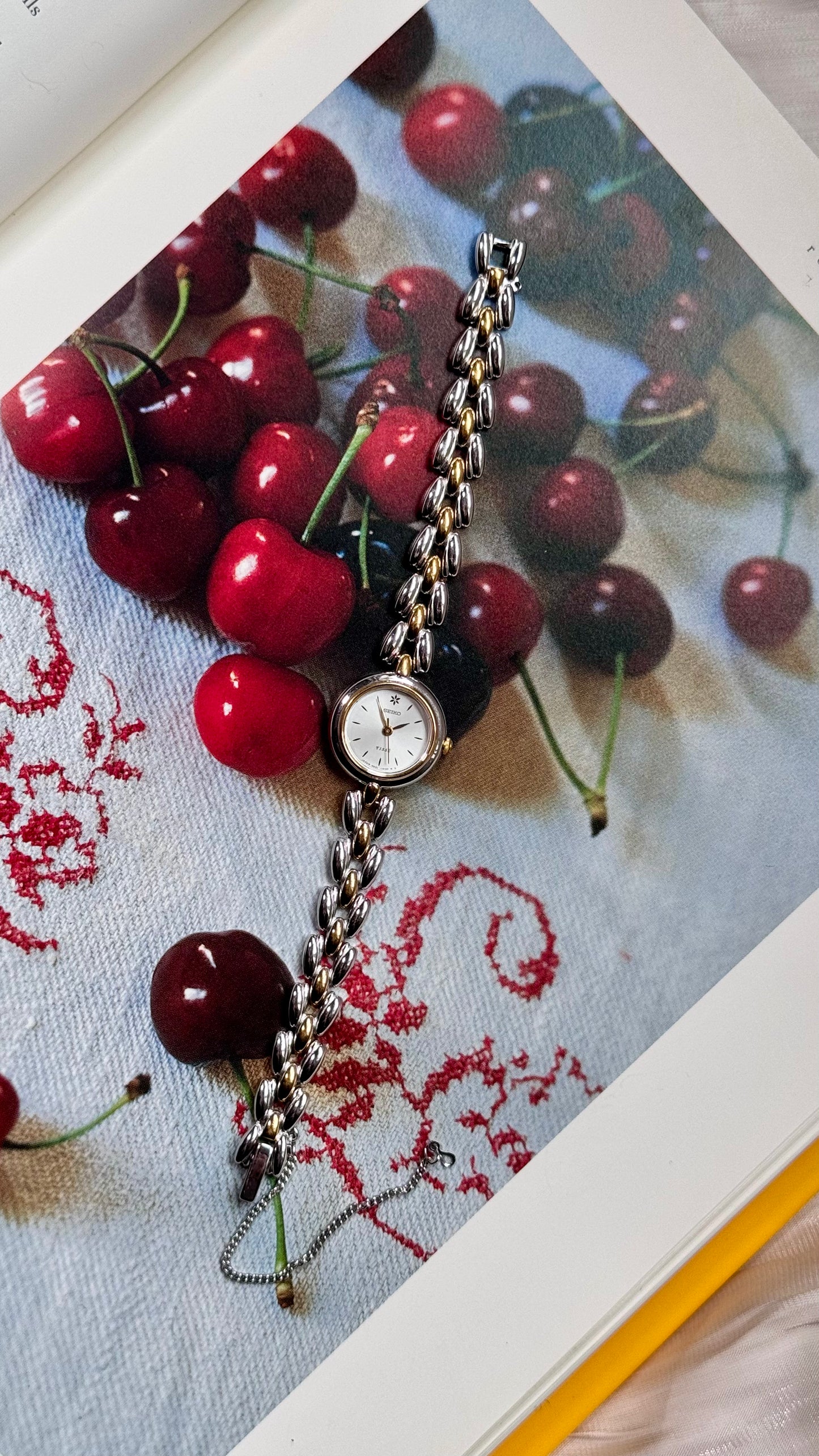 Vintage Seiko Tissé watch 1990 - Near Mint Condition