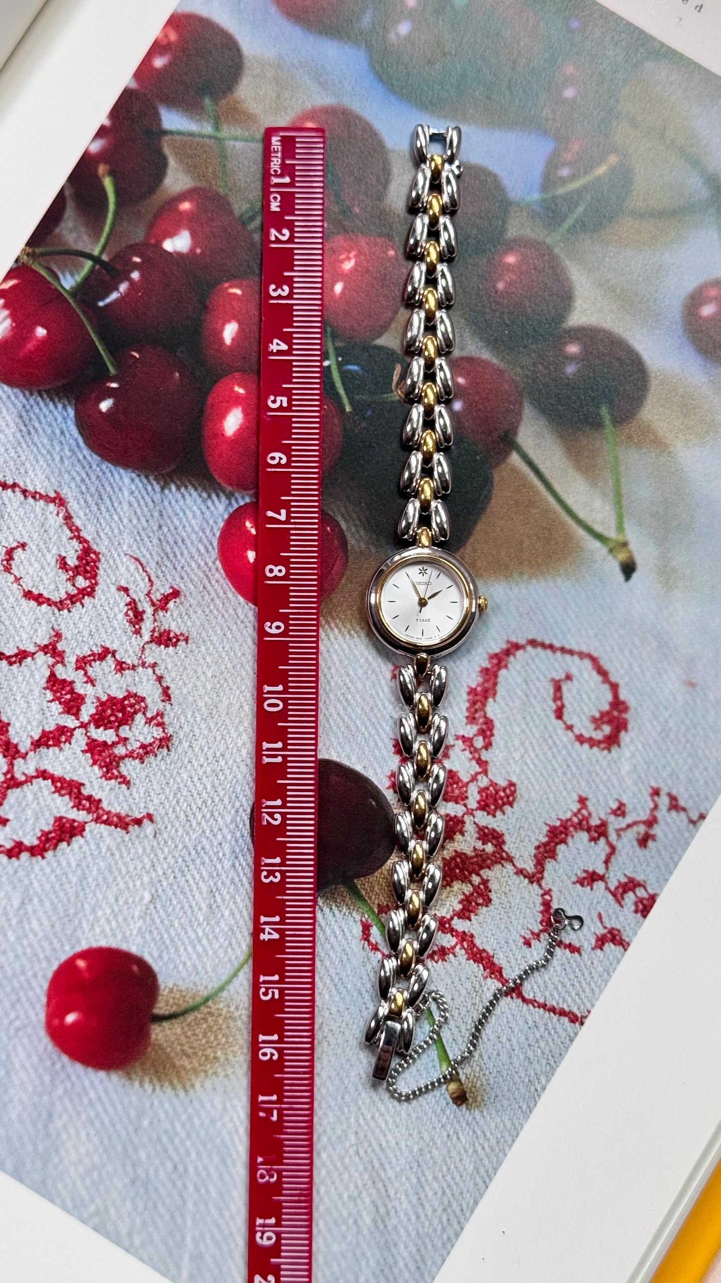 Vintage Seiko Tissé watch 1990 - Near Mint Condition